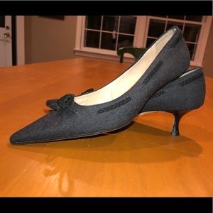 Manolo Blahnik grey fabric Kitten heels